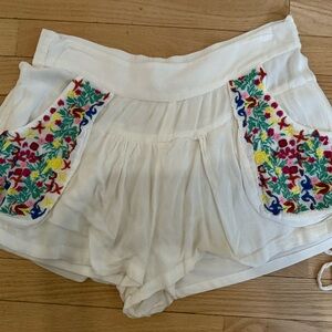 LINI White High Waist Shorts with Colorful Embroidery